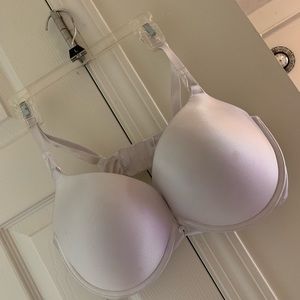 Victoria’s Secret bombshell bra 38D